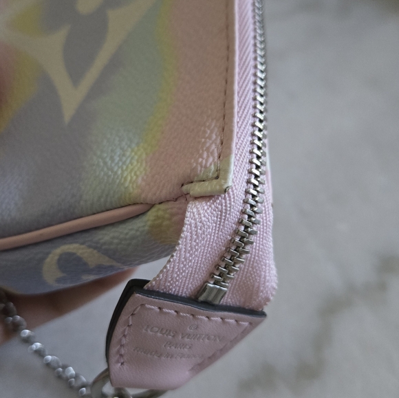 Louis Vuitton Limited Edition Escale Pastel Pochette - Picture 14 of 14